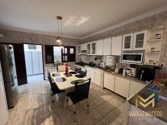 Imagem Casa com 5 dormitórios à venda, 285 m² por R$ 850.000,00 - São Gerardo - Fortaleza/CE