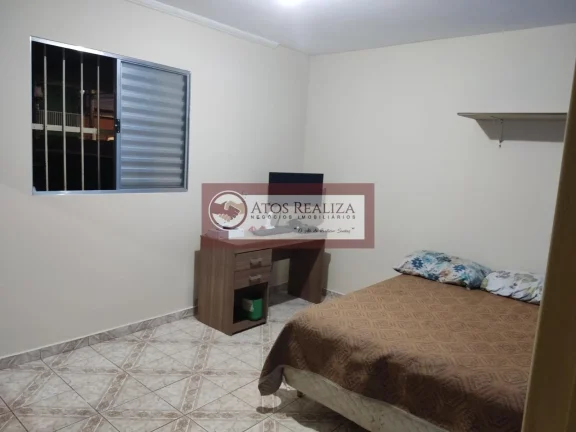 Imagem Vendo Oportunidade no Jardim Fraternidade. Casa Terreno, com 200m2 de área Total, o imóvel conta com, 3 dormitórios, sendo 1 Suíte, 2 vagas de Garagem, Edícula de 3 cômodos, Lavanderia, Aceita Financiamento, aceita Permuta. Valor de Oportunidade R$ 530K, 