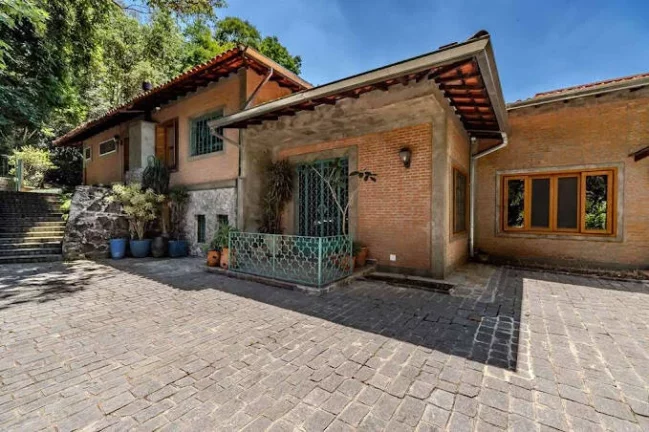 Imagem Cond Palos Verdes - 3 lotes (4.373m²) 6 dorm/4sts, reformada e modernizada