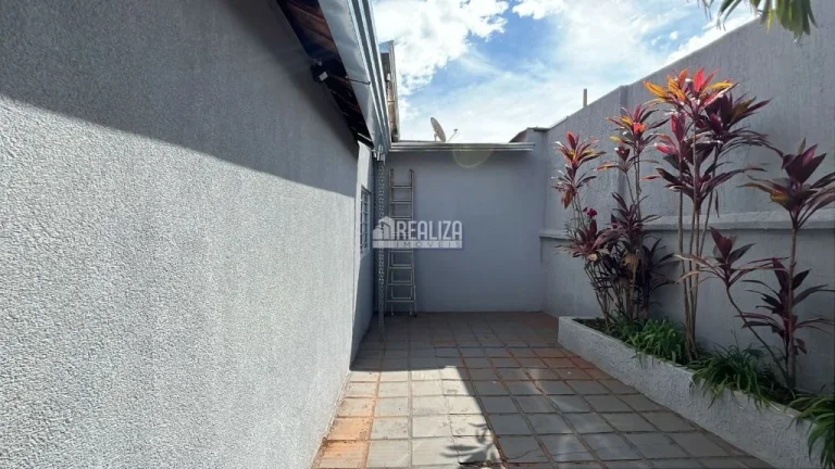 Imagem Encantadora casa de 4 dormitórios no bairro Estados Unidos em Uberaba