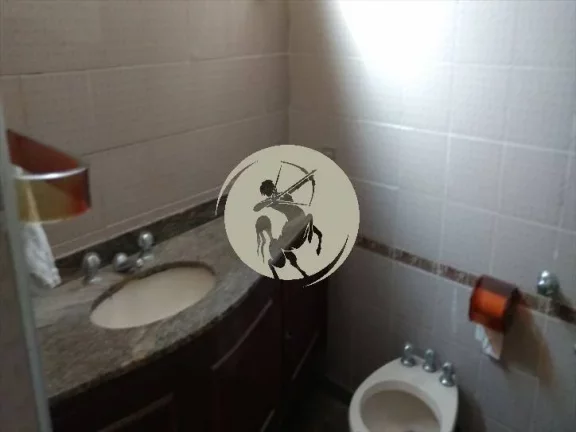 Imagem OPORTUNIDADE!!!! APARTAMENTO PROXIMO A PRAIA EM PRÉDIO DE ALTO PADRÃO, GRANDE, BEM DISTRIBUIDO, VA...