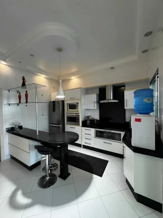 Imagem Casa alto padrão com edícula nos fundos 4 dormitórios sendo 2 suítes 4 vagas no Fiuza Lima em Itajaí