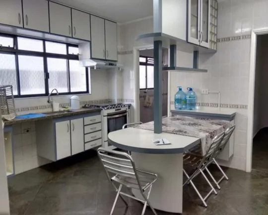 Imagem Apartamento à venda no Guarujá na Praia das Pitangueiras.