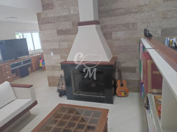 Imagem Excelente Casa em Condomínio Fechado