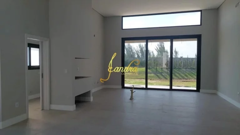 Imagem Casa térrea com 4 suítes e beira de lago