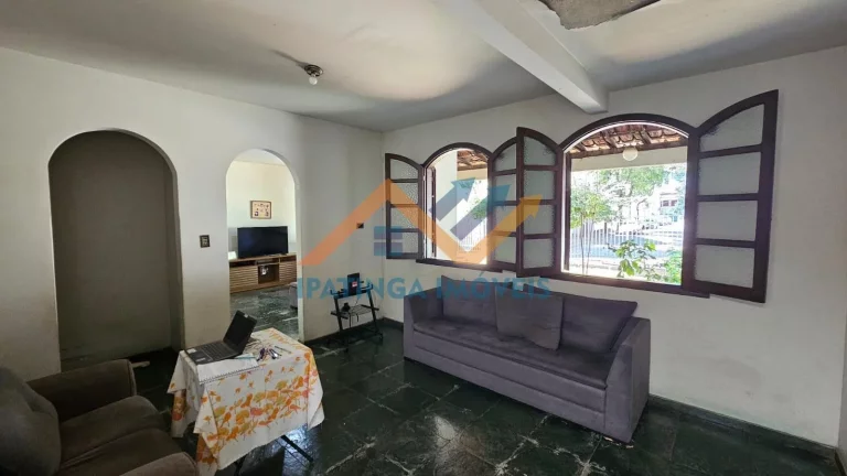 Imagem Casa térrea de 3 quartos e 2 vagas no Imbaúbas em Ipatinga Viva na área mais valorizada do bairro Imbaúbas em Ipatinga, pertinho do Coelho Diniz, Sesi e Aapi. Possui - Sala tv; - Sala de jantar; - C