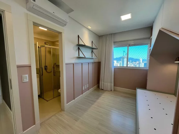 Imagem Apartamento com 4 suítes e 3 vagas de garagem em Balneário Camboriú/SC
