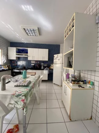 Imagem Casa à venda com 4 dormitórios (três suítes) R$ 1.600.000 - BOM PARA CLINICAS . Jóquei - Teresina/PI