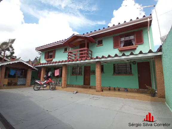 Imagem Casa Com 06 Dormitórios a Venda, Por R$ 850.000,00 na Região de Abernéssia.