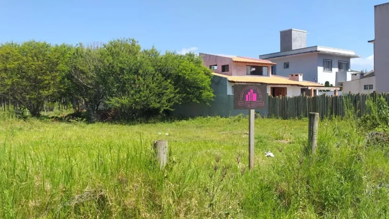 Imagem Terreno à venda em Garopaba-SC, no bairro Pinguirito, com 265,00 m² - Imperdível!