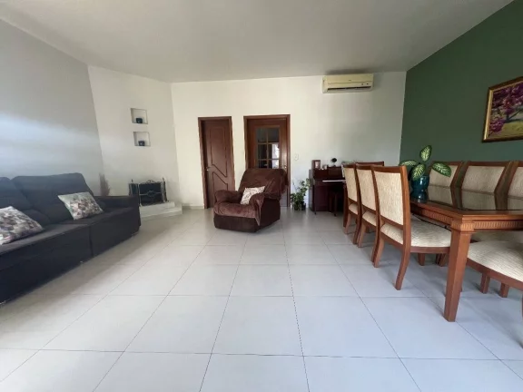 Imagem Casa 368m2, 4 Quartos, Avenida Luiz Pasteur, bairro Tamandaré-Esteio-RS