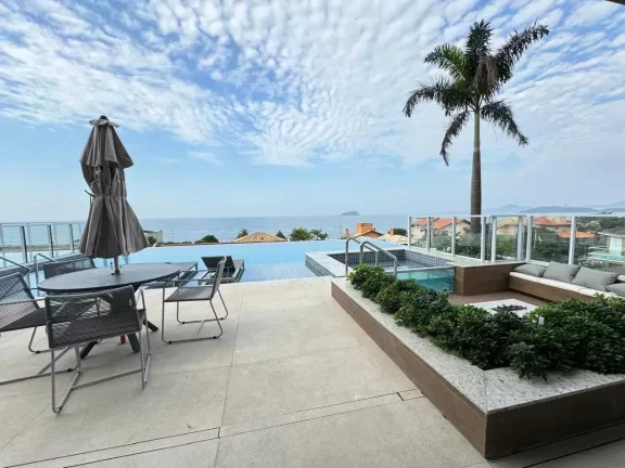 Imagem Apartamento com vista de frente mar com 3 suítes e 2 vagas de garagem em Balneário Piçarras