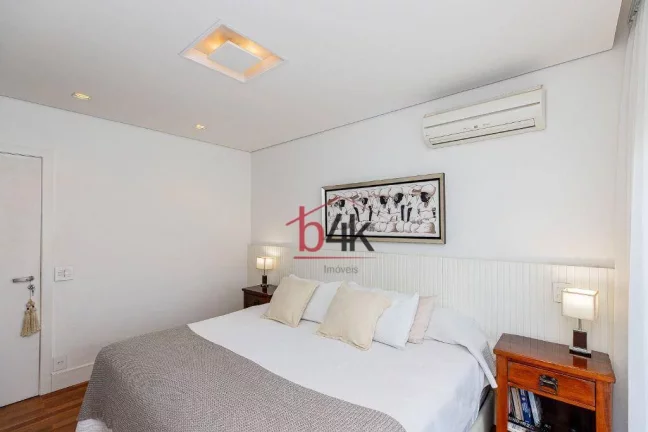 Imagem Apartamento à Venda Reformado de 171m² na Av. Washington Luíz - Alto da Boa Vista.