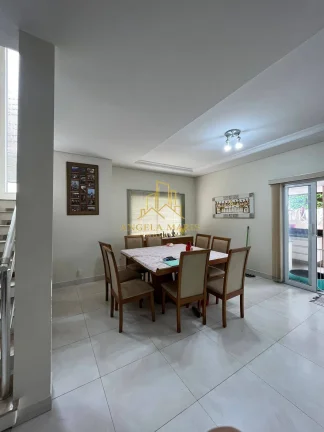Imagem Casa Sobrado, 3 dormitórios ( 3 suítes), 4 vagas, Villa Branca I - Jacareí.
