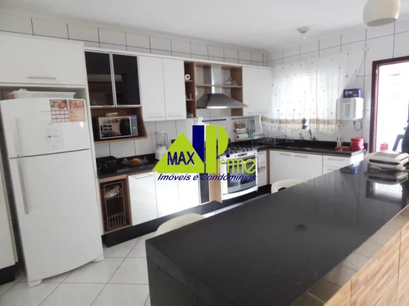 Imagem Casa para locação em São Paulo-SP, Vila Domitila: 3 quartos, 1 suíte, 3 banheiros, 3 vagas de garagem!