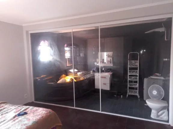 Imagem Sobrado a venda com 3 dorms sendo 1 suíte - Jardim Colonial
