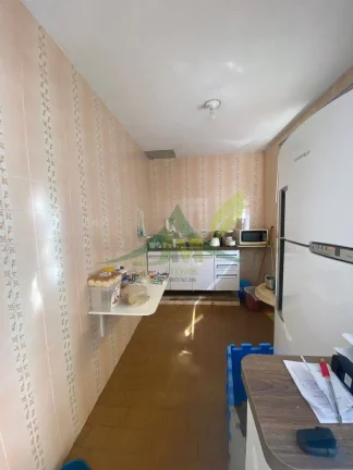 Imagem Residência à Venda na Vila Santista: Elegância, Conforto e Privacidade