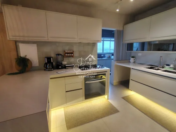 Imagem Apartamento atualizado e reformado com vista para o mar e lazer, 3 quartos com suíte e 2 vagas na Pitangueiras, Guarujá-SP - 165m² de área.
