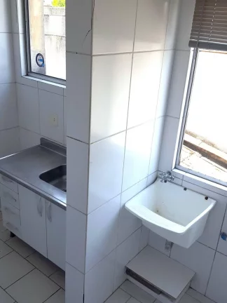 Imagem Apartamento reformado e ensolarado na Cidade Baixa — a um passo da Redenção!
