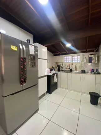 Imagem Casa de esquina com terreno (450m²) 4 dormitórios à venda, por R$ 1.350.000 ,00- São Cristovão- Teresina/PI