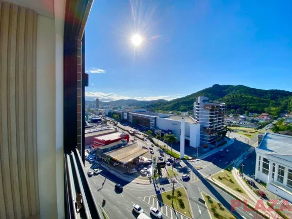 Imagem Apartamento no Centro | 2 Dormitórios (1 Suíte) | 2 Salões de Festas | Semi Mobiliado | Balneário Camboriú – SC
