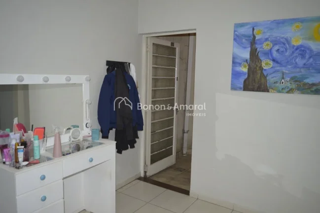 Imagem Linda casa com 3 quartos sendo 1 suíte com banheira de hidromassagem, armário embutido, sala de es...