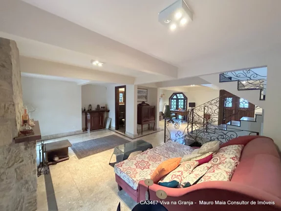 Imagem Casa Alto Padrão em São Paulo II, Cotia/SP espaçosa e recém reformada