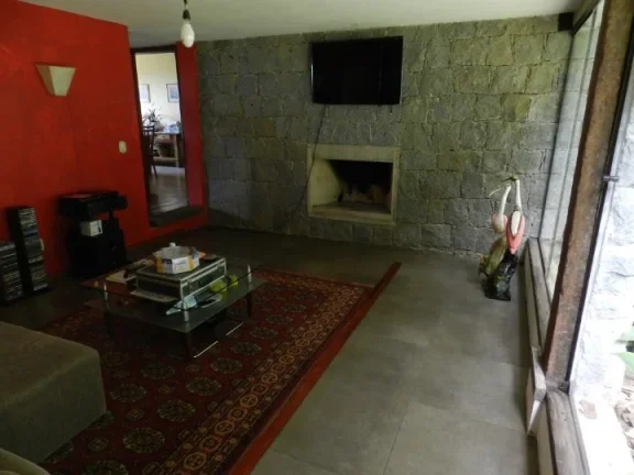 Imagem Chácara em Jundiaí, junto a serra do Japi, com piscina, poço artesiano e extensa área de mata nativa.