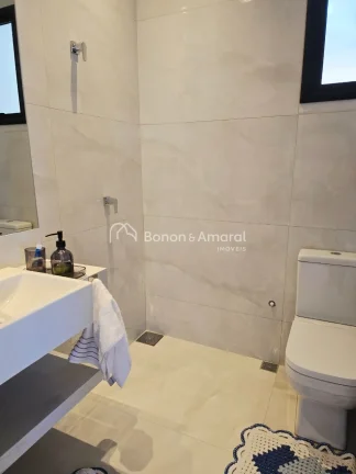 Imagem Um dos condomínios mais desejados da cidade por sua ótima localização e terrenos maiores. 

Sobr...