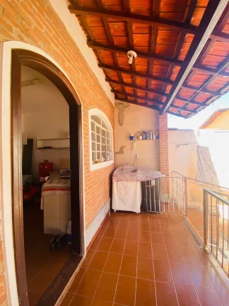 Imagem Casa espaçosa a venda no Centro de Tatuí/SP.