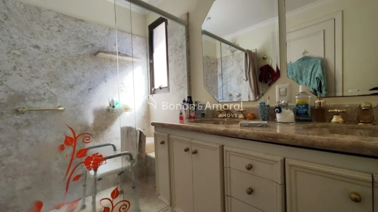 Imagem Sofisticação e exclusividade em um dos endereços mais nobres de Campinas. Este amplo apartamento,...
