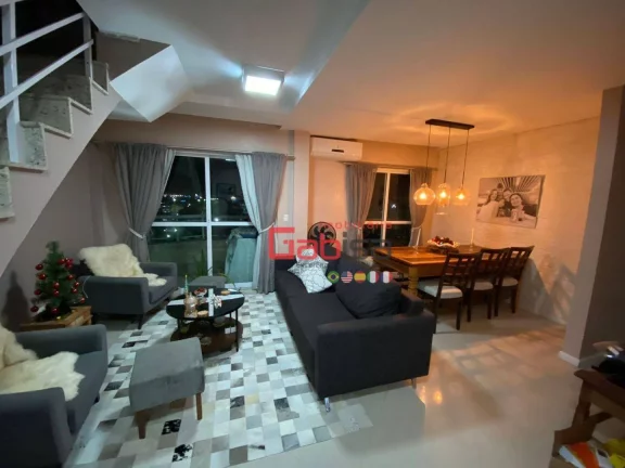 Imagem Cobertura Semimobiliada com 3 dormitórios à venda, 192 m² por R$ 950.000 - Braga - Cabo Frio/RJ