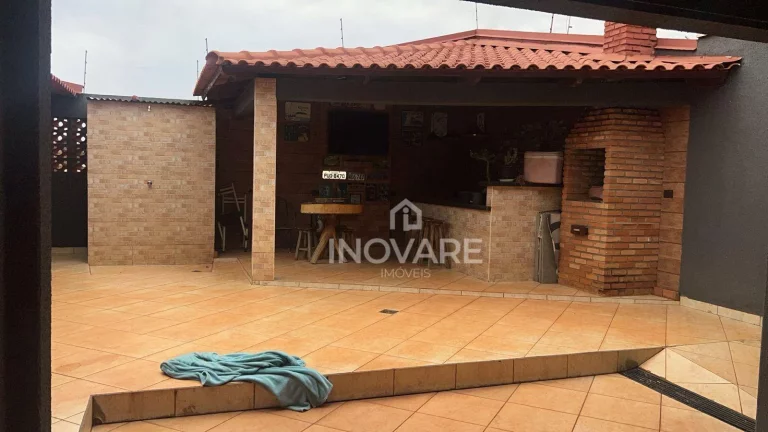 Imagem Casa com 3 dormitórios à venda, 220 m² por R$ 700.000,00 - Jardim Nova Itumbiara - Itumbiara/GO