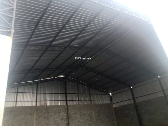 Imagem Galpão com 300m² em Itaquaquecetuba.