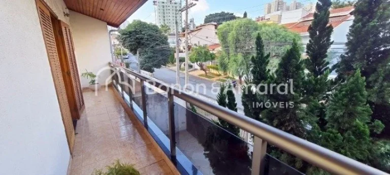 Imagem Excelente casa com 3 dormitórios, sendo 1 suíte com varanda, banheiro social, e um living amplo qu...