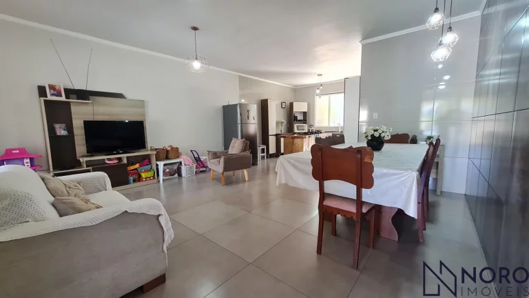 Imagem Casa Espaçosa com Edícula e Amplo Pátio - Bairro Nossa Senhora do Perpétuo Socor