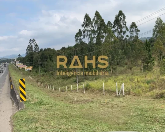 Apresentamos um amplo terreno disponível para venda, com uma área total de mais de 40.000,00 m². ...