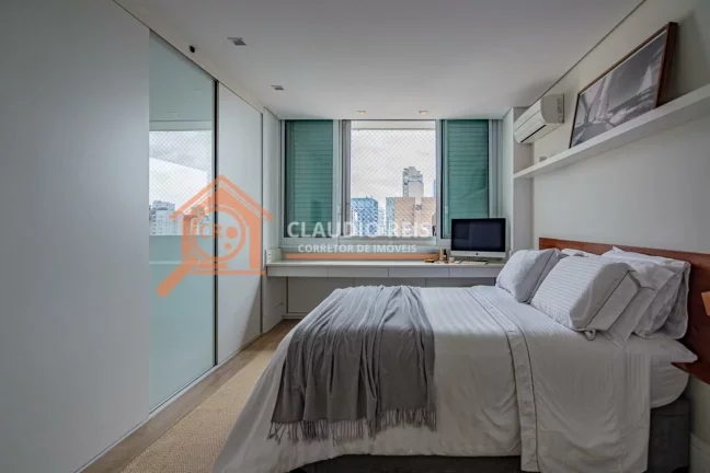 Imagem Apartamento com 2 Quartos à venda ou aluga, 131m² - Itaim Bibi