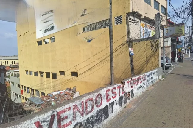 Imagem Terreno 445m² na Av Inocêncio Seráfico, em Carapicuíba, documentação 100% OK