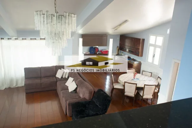 Imagem Sobrado para venda com 6 vagas