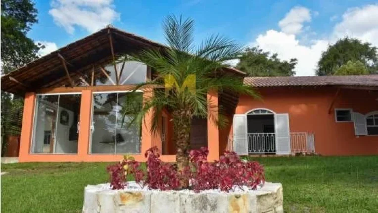 Imagem Maravilhosa Casa de Campo em Condomínio Resort Fazenda - Piscinas, 3 quartos sendo 2 suites em Piraquara