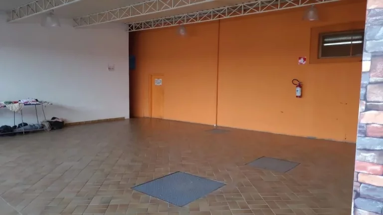Imagem Box/Garagem para alugar por R$ 2.400,00/mês - Jardim São João - Ferraz de Vasconcelos/SP