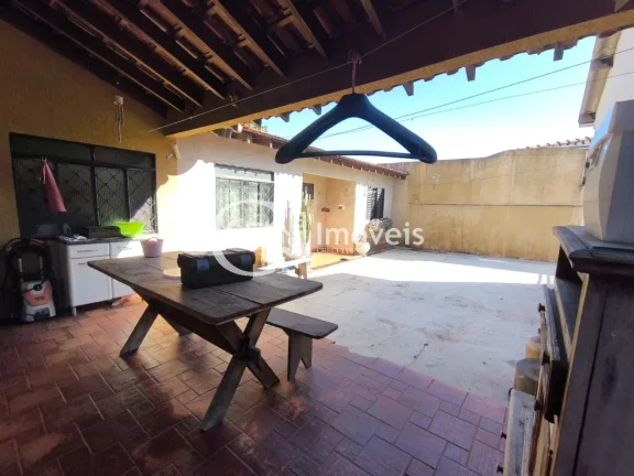 Imagem Impecável residência à venda em Campo Grande-MS, Jardim dos Estados: 3 quartos, 1 suíte, 2 salas, 2 banheiros, com edícula, 4 vagas de garagem, 210m².