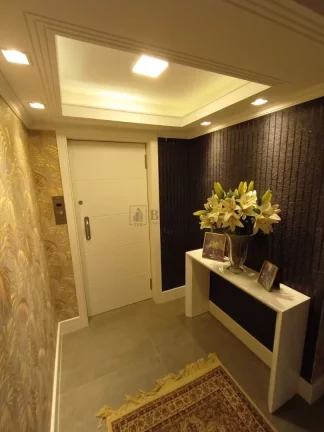 Imagem Apartamento Frente Mar com 3 suítes à venda no Centro de Balneário Camboriú