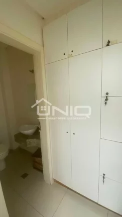 Imagem Comércio alimentíceo em Ed Comercial da área da Saúde