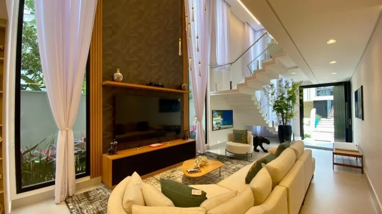 Imagem Casa de luxo à venda na Riviera de Bertioga-SP: 7 quartos, 7 suítes, 8 banheiros, 4 vagas de garagem!