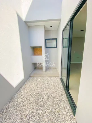 Imagem Sobrado alto padrão localizado a 300 metros do mar de Piçarras, 3 suítes