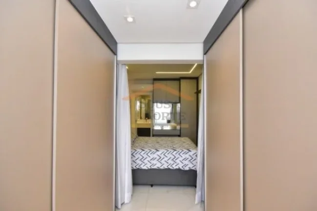 Imagem Apartamento mobiliado, no último andar, 2 dormitórios, sendo 1 suite, 1 deles adaptado para home o...