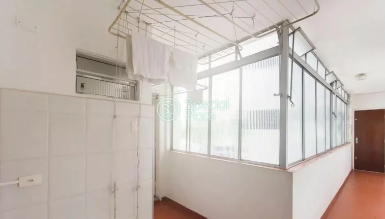 Imagem Apartamento com 140m², 3 dormitórios, ampla sala e 1 vaga. O imóvel possui armário embutido, ár...