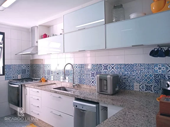 Imagem "Apartamento recém reformado de 3 dormitórios em condomínio charmoso e seguro no Jardim Santa Cruz!"